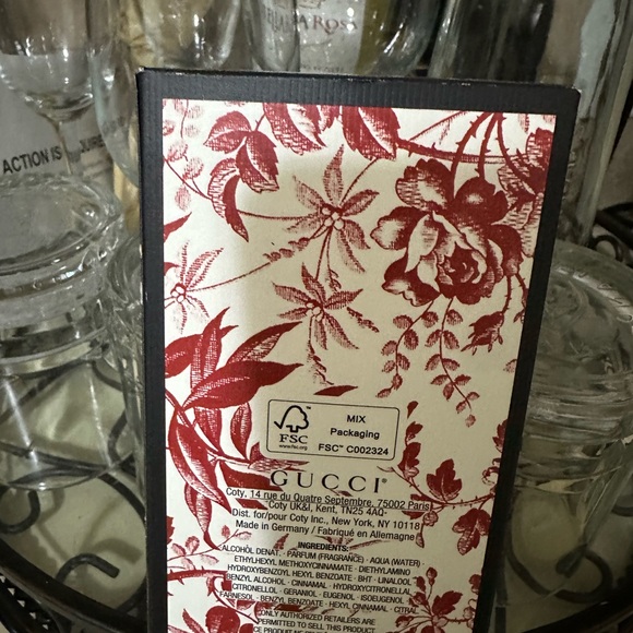 Gucci Pink Makeup Collection - Picture 3 of 4